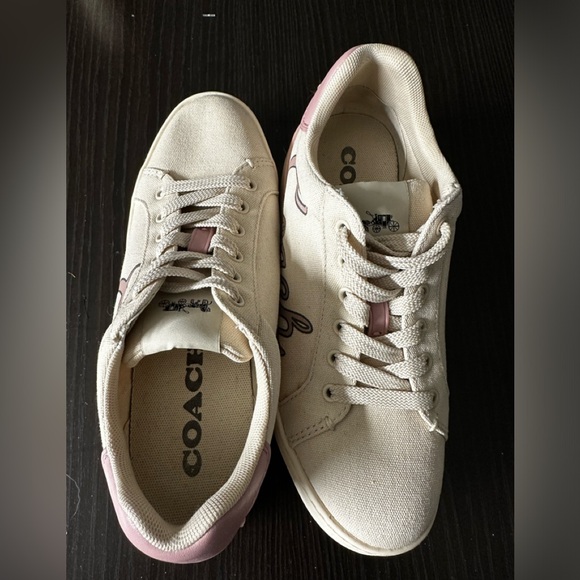 COACH Outlet Clip Low Top Sneakers With Coach Print Size 6.5 US . - Picture 4 of 5
